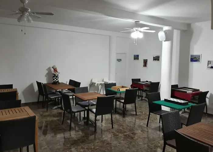 מלון Mini Star 2*